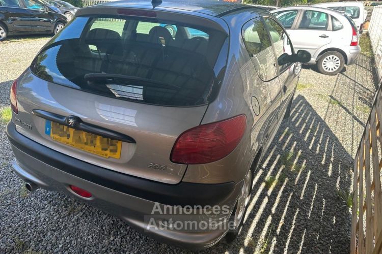 Peugeot 206 XT 1.4i 75CH - <small></small> 3.990 € <small>TTC</small> - #5