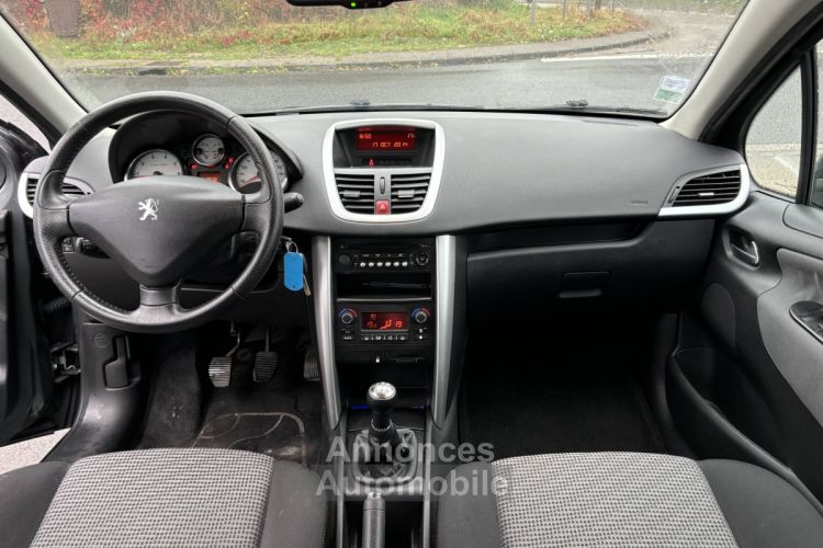 Peugeot 207  1.4 VTi 16v Premium 5p - <small></small> 5.490 € <small>TTC</small> - #7