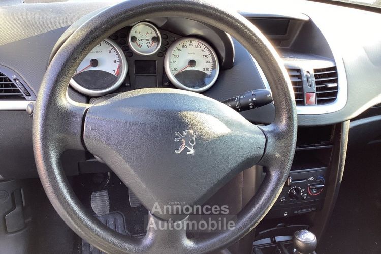 Peugeot 207 1.4  Urban - <small></small> 4.250 € <small>TTC</small> - #9