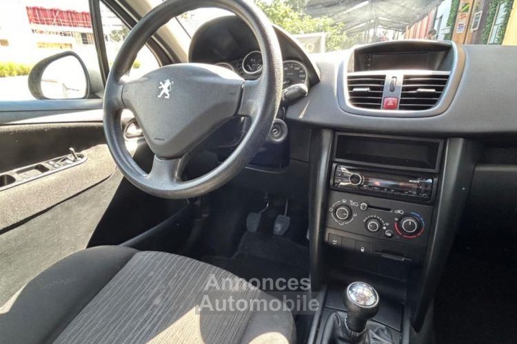 Peugeot 207 1.4 75 ACTIVE CT OK GARANTIE 12 MOIS - <small></small> 3.590 € <small>TTC</small> - #17