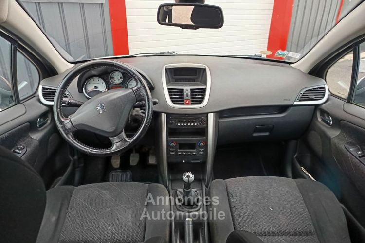 Peugeot 207 1.4 95 ch Finition PRENIUM CRIT AIR 2 5 PORTES - <small></small> 4.290 € <small>TTC</small> - #4