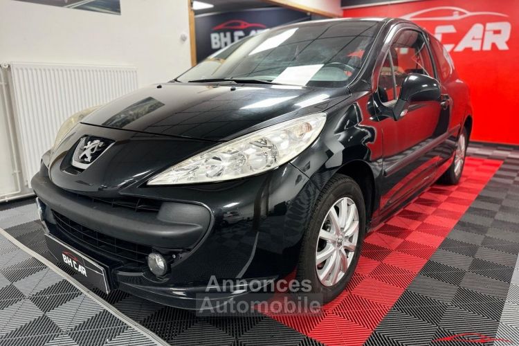 Peugeot 207 1.4 VTi 16V 95ch Premium Pack - <small></small> 3.990 € <small>TTC</small> - #1