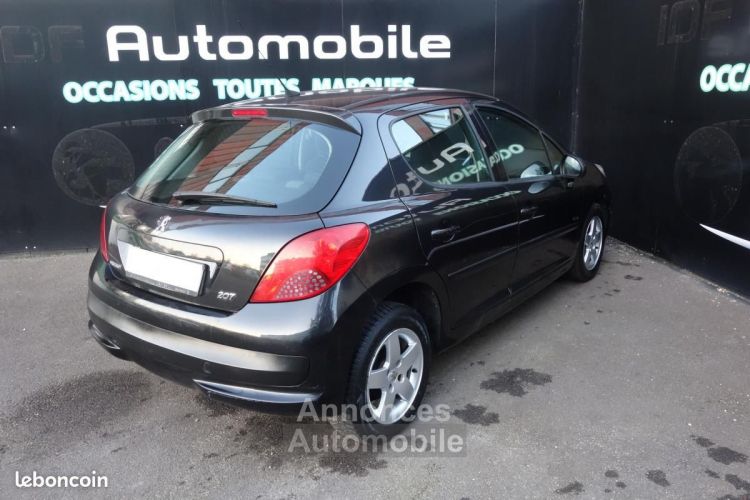 Peugeot 207 1.4 VTi 16V 95ch Trendy - <small></small> 3.990 € <small>TTC</small> - #8