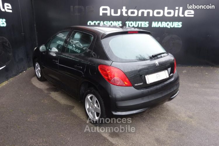 Peugeot 207 1.4 VTi 16V 95ch Trendy - <small></small> 3.990 € <small>TTC</small> - #19