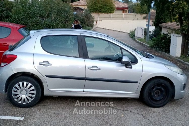 Peugeot 207 1.4 VTI 16V PREMIUM 5P - <small></small> 5.490 € <small>TTC</small> - #1