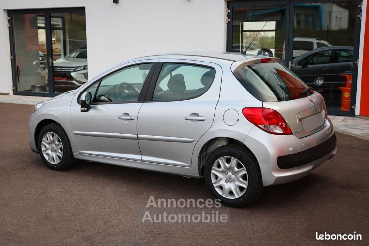 Peugeot 207 1.4e 75ch 1ère main boîte manuelle 5 vitesses - <small></small> 8.990 € <small>TTC</small> - #2