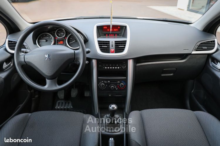 Peugeot 207 1.4e 75ch 1ère main boîte manuelle 5 vitesses - <small></small> 8.990 € <small>TTC</small> - #4