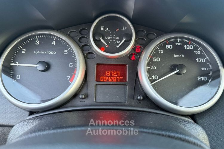 Peugeot 207 1.4i 16v 90ch (6 cv) 5 portes BVM5 Gris Urban 2006 + 94000KM CLIM GARANTIE - <small></small> 5.500 € <small>TTC</small> - #12