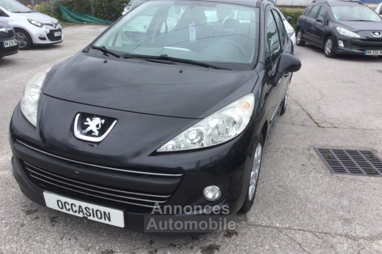 Peugeot 207 1.6  DIESEL TANDENCE petit prix - <small></small> 3.950 € <small>TTC</small> - #1