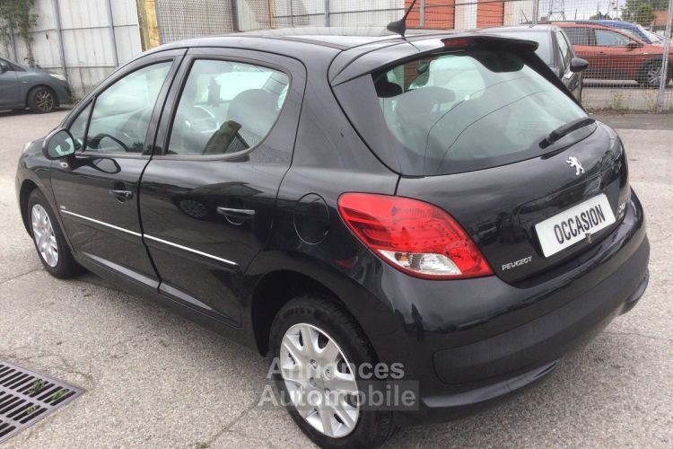 Peugeot 207 1.6  DIESEL TANDENCE petit prix - <small></small> 3.950 € <small>TTC</small> - #6