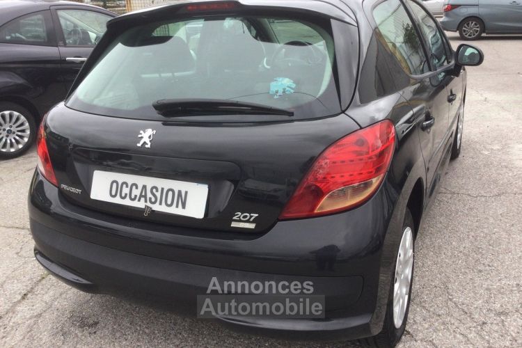 Peugeot 207 1.6  DIESEL TANDENCE petit prix - <small></small> 3.950 € <small>TTC</small> - #8