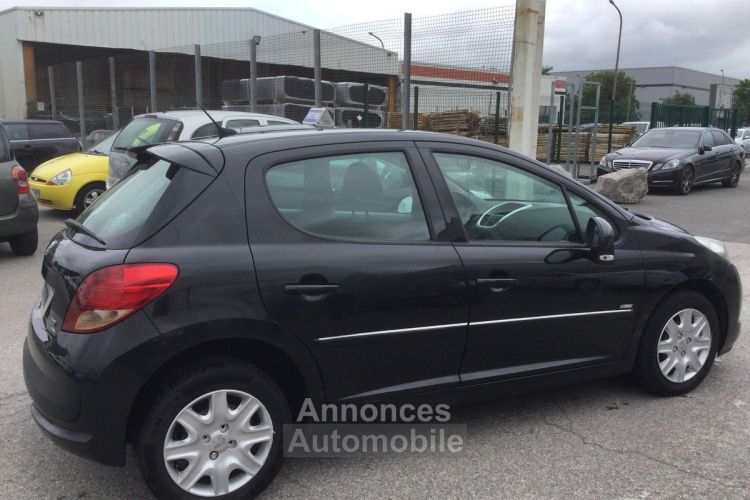 Peugeot 207 1.6  DIESEL TANDENCE petit prix - <small></small> 3.950 € <small>TTC</small> - #9