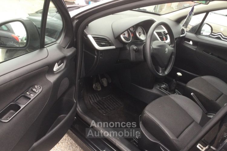 Peugeot 207 1.6  DIESEL TANDENCE petit prix - <small></small> 3.950 € <small>TTC</small> - #11