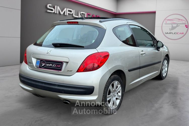 Peugeot 207 1.6 16v 110ch Sport / Toit Ouvrant / 2ème main - <small></small> 4.990 € <small>TTC</small> - #5