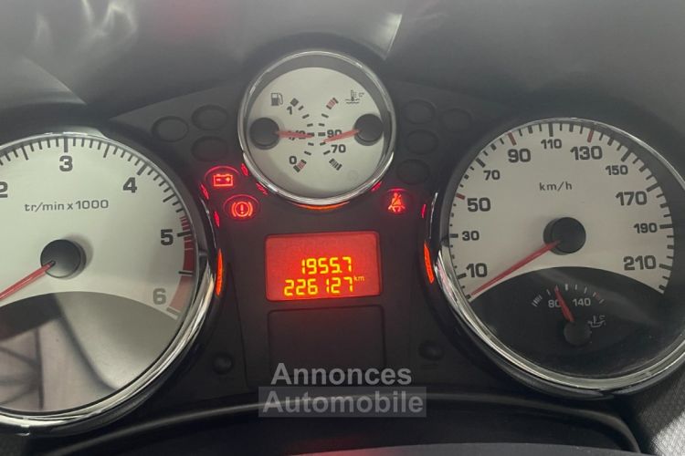 Peugeot 207 1.6 HDi 110 ch Edition le Mans FAP BLUE LION Distributionh Faite Feux Auto Clim Auto - <small></small> 3.490 € <small>TTC</small> - #15