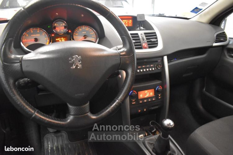 Peugeot 207 1.6 VTI 120ch PREMIUM SUIVI GARANTIE 6 A 36 MOIS - <small></small> 4.790 € <small>TTC</small> - #18