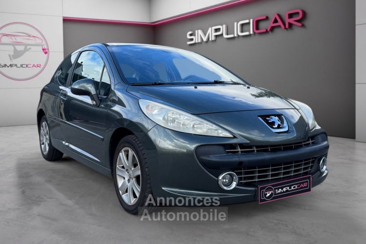 Peugeot 207 1.6 VTi 16V 120ch Premium Pack Automatique / Panoramique - <small></small> 5.990 € <small>TTC</small> - #1