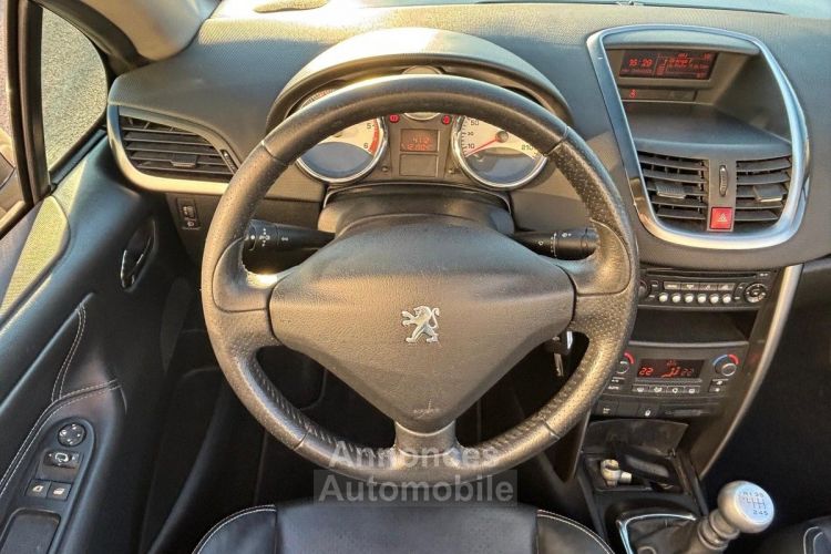 Peugeot 207 CC 1.6 hdi 112cv feline - garantie 12 mois - <small></small> 7.990 € <small>TTC</small> - #17