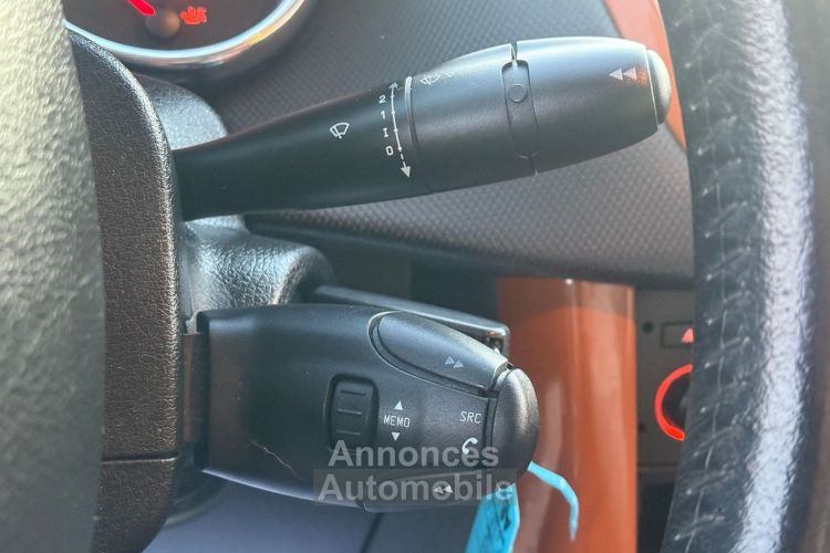 Peugeot 207 CC 1.6 HDi 16V 110ch FAP BLUE LION Sport (6 CV) 2007 + 198 000KM - <small></small> 3.990 € <small>TTC</small> - #19