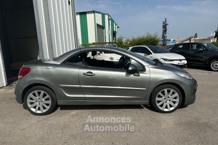 Peugeot 207 CC 1.6 VTi 120ch Sport RÉGULATEUR + CLIM AUTO BIZONE + RADARS DE RECUL + CHAINE DE DISTIB - <small></small> 4.980 € <small>TTC</small> - #7