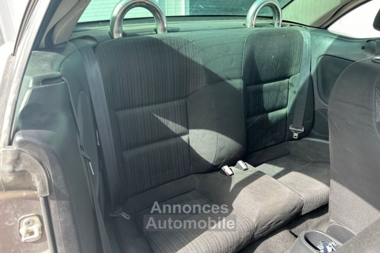 Peugeot 207 CC 1.6 VTi 120ch Sport RÉGULATEUR + CLIM AUTO BIZONE + RADARS DE RECUL + CHAINE DE DISTIB - <small></small> 4.980 € <small>TTC</small> - #15