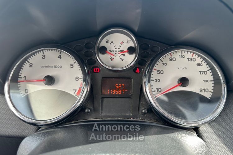 Peugeot 207 CC 1.6 VTi 120ch Sport RÉGULATEUR + CLIM AUTO BIZONE + RADARS DE RECUL + CHAINE DE DISTIB - <small></small> 4.980 € <small>TTC</small> - #18