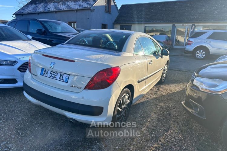 Peugeot 207 CC 1.6i 16V Griffe A - <small></small> 3.990 € <small>TTC</small> - #4