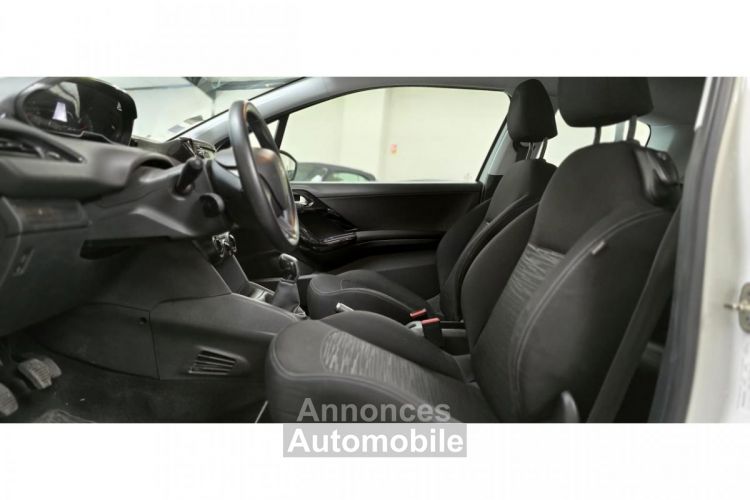 Peugeot 208 1.0 VTi 68 / 5 PLACES / REGULATEUR / IDEAL JEUNE CONDUCTEUR - <small></small> 7.290 € <small>TTC</small> - #11