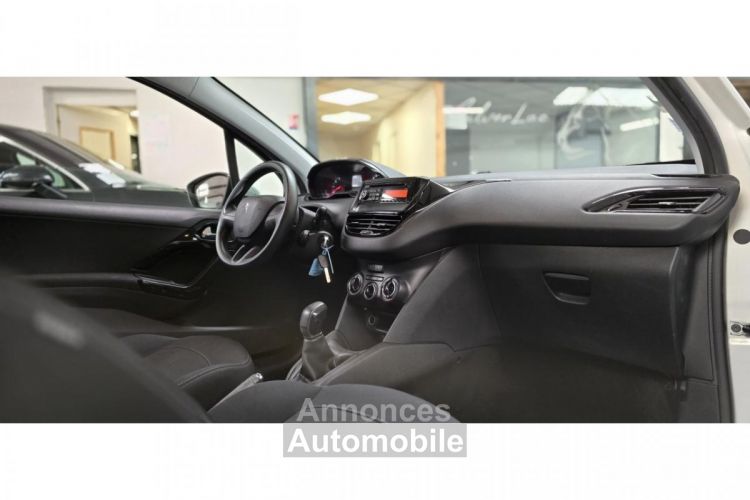 Peugeot 208 1.0 VTi 68 / 5 PLACES / REGULATEUR / IDEAL JEUNE CONDUCTEUR - <small></small> 7.290 € <small>TTC</small> - #12