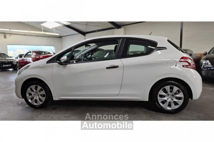 Peugeot 208 1.0 VTi 68 / 5 PLACES / REGULATEUR / IDEAL JEUNE CONDUCTEUR - <small></small> 7.290 € <small>TTC</small> - #17