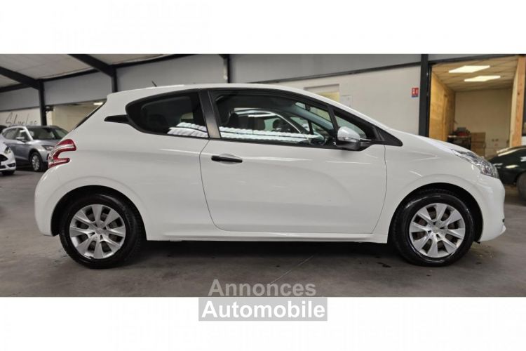 Peugeot 208 1.0 VTi 68 / 5 PLACES / REGULATEUR / IDEAL JEUNE CONDUCTEUR - <small></small> 7.290 € <small>TTC</small> - #19