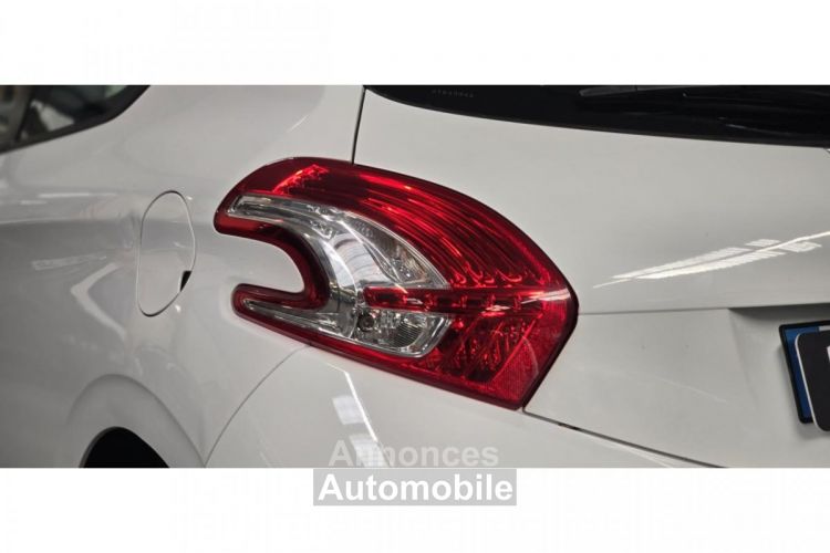 Peugeot 208 1.0 VTi 68 / 5 PLACES / REGULATEUR / IDEAL JEUNE CONDUCTEUR - <small></small> 7.290 € <small>TTC</small> - #27