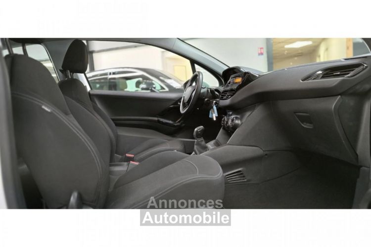 Peugeot 208 1.0 VTi 68 / 5 PLACES / REGULATEUR / IDEAL JEUNE CONDUCTEUR - <small></small> 7.290 € <small>TTC</small> - #35