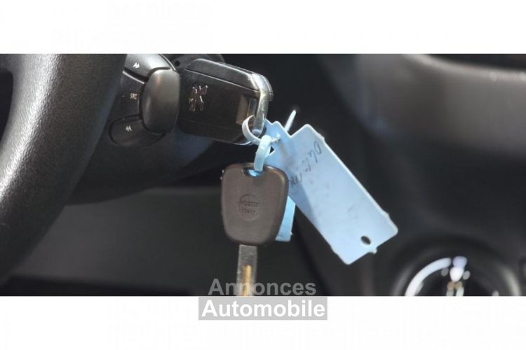 Peugeot 208 1.0 VTi 68 / 5 PLACES / REGULATEUR / IDEAL JEUNE CONDUCTEUR - <small></small> 7.290 € <small>TTC</small> - #40