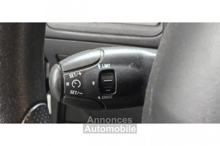 Peugeot 208 1.0 VTi 68 / 5 PLACES / REGULATEUR / IDEAL JEUNE CONDUCTEUR - <small></small> 7.290 € <small>TTC</small> - #41