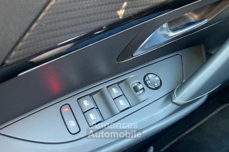 Peugeot 208 100 ch gt line avec covering unique bleu distribution et ct a jour virtual cockpit 3d toit panoramique - <small></small> 15.990 € <small>TTC</small> - #18