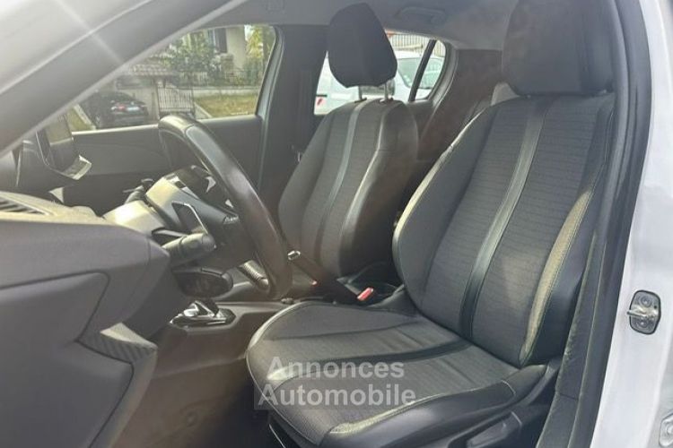 Peugeot 208 100 S&S EAT8 ALLURE 1° Main distribution neuve APPLE CAR PLAY - <small></small> 11.990 € <small>TTC</small> - #8