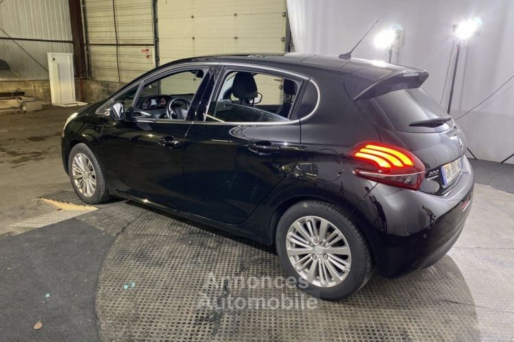 Peugeot 208 1.2  82CH E6.2 EVAP ALLURE 5P - <small></small> 8.990 € <small>TTC</small> - #6