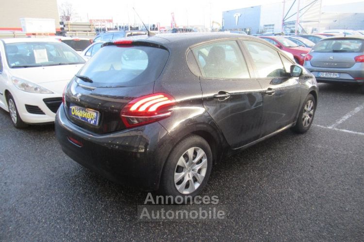 Peugeot 208 1.2  82ch SetS BVM5 LIKE - <small></small> 8.490 € <small>TTC</small> - #4