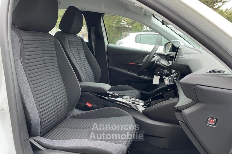 Peugeot 208 1.2 100CH ACTIVE PACK EAT8 BLANC BANQUISE - <small></small> 19.840 € <small></small> - #31