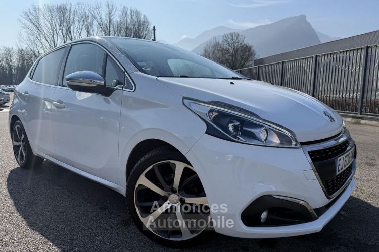 Peugeot 208 1.2 110CH FELINE S&S EAT6 5CV 5P - <small></small> 9.990 € <small>TTC</small> - #14