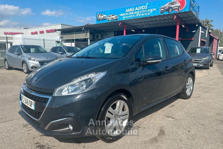 Peugeot 208 1.2 82 cv pack signature 1 ere main faible km GARANTIE JUSQU EN 2028 - <small></small> 11.990 € <small></small> - #1