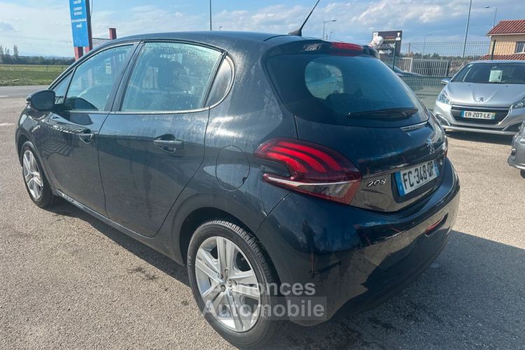 Peugeot 208 1.2 82 cv pack signature 1 ere main faible km GARANTIE JUSQU EN 2028 - <small></small> 8.990 € <small></small> - #3