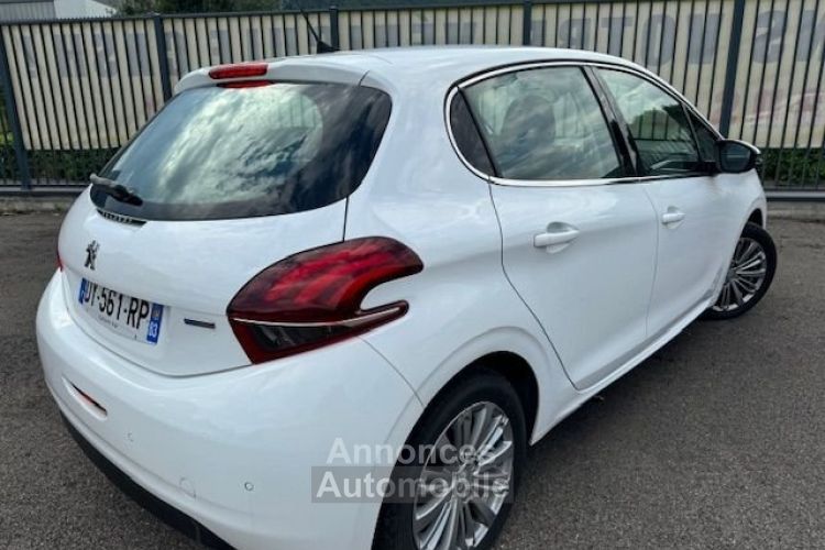 Peugeot 208 1.2 82CH ALLURE 5P - <small></small> 7.490 € <small>TTC</small> - #4