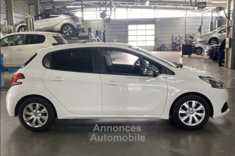 Peugeot 208 1.2 82CH ALLURE 5P - <small></small> 8.990 € <small>TTC</small> - #6