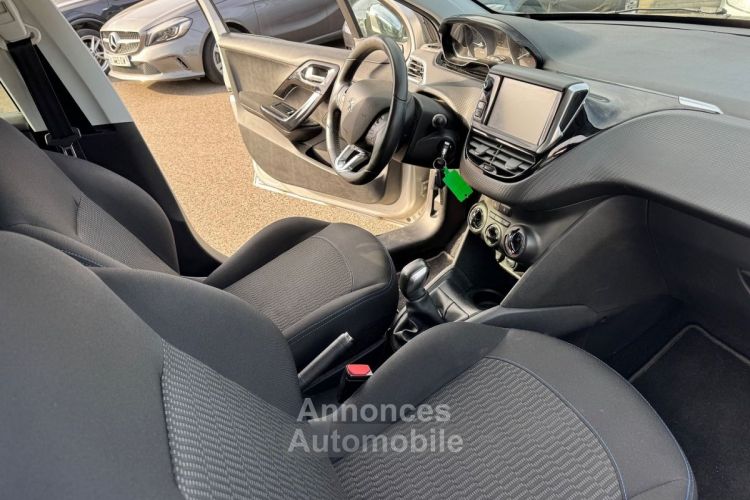 Peugeot 208 1.2 82CH STYLE 5P - <small></small> 8.990 € <small>TTC</small> - #2