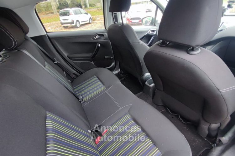 Peugeot 208 1.2 82ch Urban Soul 5p (Bluetooth, Régulateur, Clim Auto) - <small></small> 7.690 € <small>TTC</small> - #15