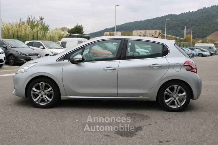 Peugeot 208 1.2 active 5p - garantie 12 mois - <small></small> 5.990 € <small>TTC</small> - #2