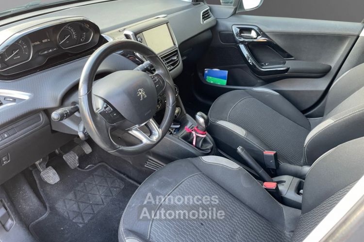 Peugeot 208 1.2 ESSENCE 82ch BVM5 Active Garantie 12 Mois - <small></small> 7.480 € <small>TTC</small> - #2