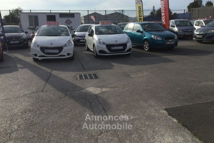 Peugeot 208 1.2 LIKE - <small></small> 8.990 € <small>TTC</small> - #2